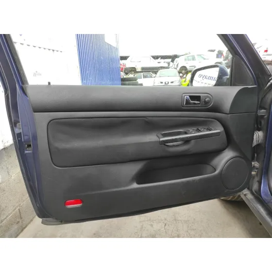 VOLKSWAGEN GOLF IV BERLINA (1J1) '2003 1.6 16V AZUL