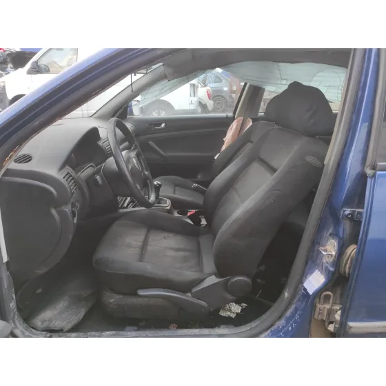 VOLKSWAGEN PASSAT BERLINA (3B3) '2002 * AZUL