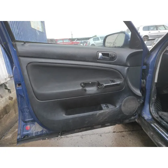 VOLKSWAGEN PASSAT BERLINA (3B3) '2002 * AZUL