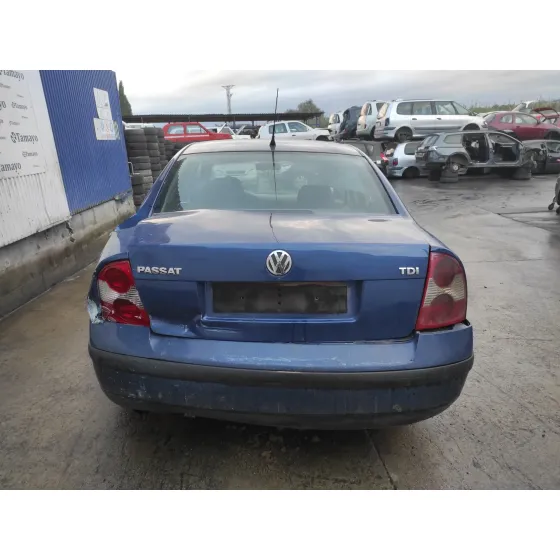 VOLKSWAGEN PASSAT BERLINA (3B3) '2002 * AZUL