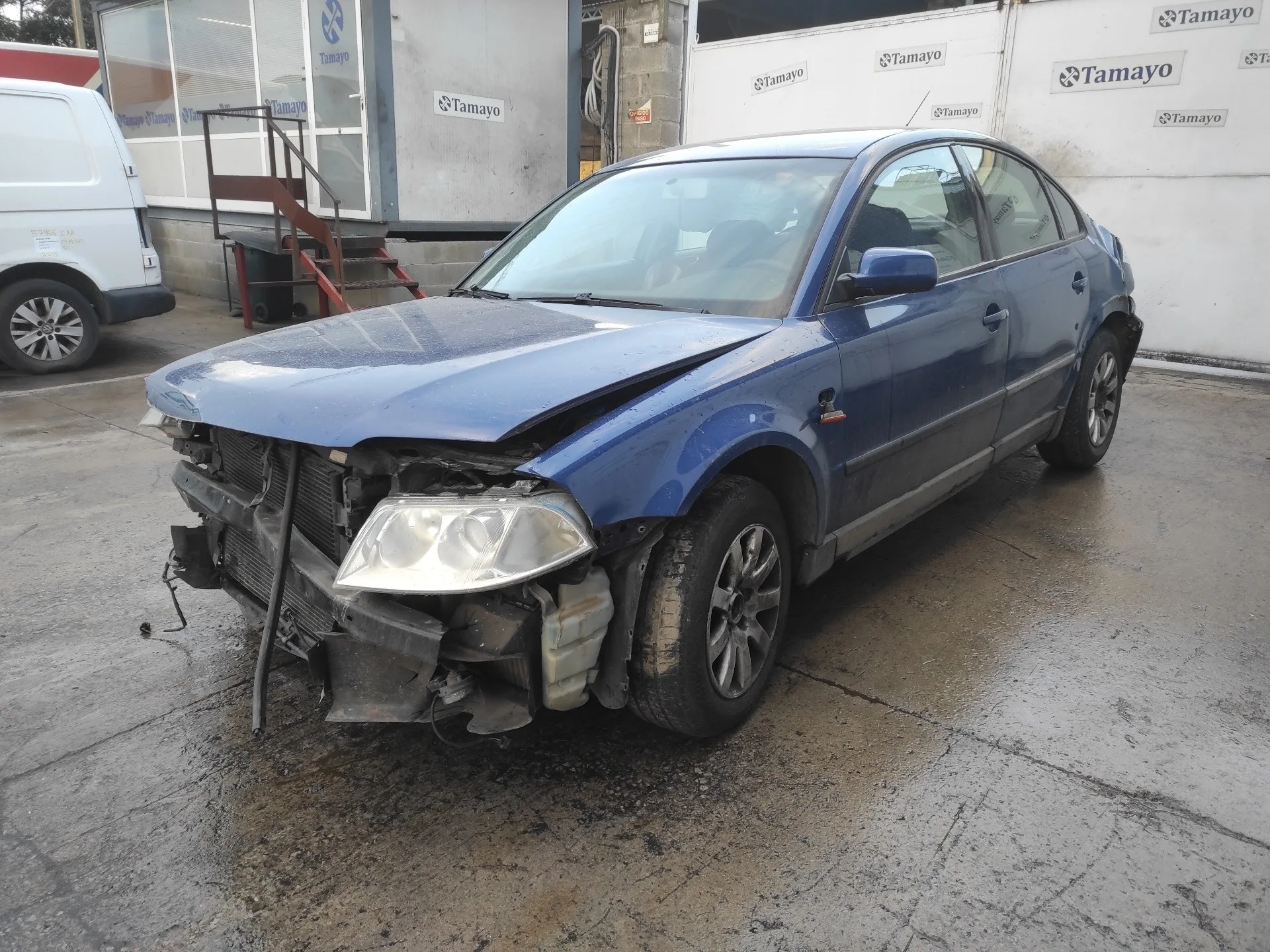 VOLKSWAGEN PASSAT BERLINA (3B3) VOLKSWAGEN PASSAT BERLINA (3B3) '2002 * AZUL 2000