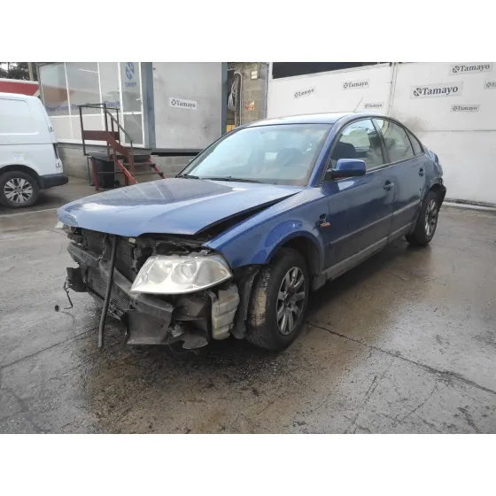 VOLKSWAGEN PASSAT BERLINA (3B3) '2002 * AZUL