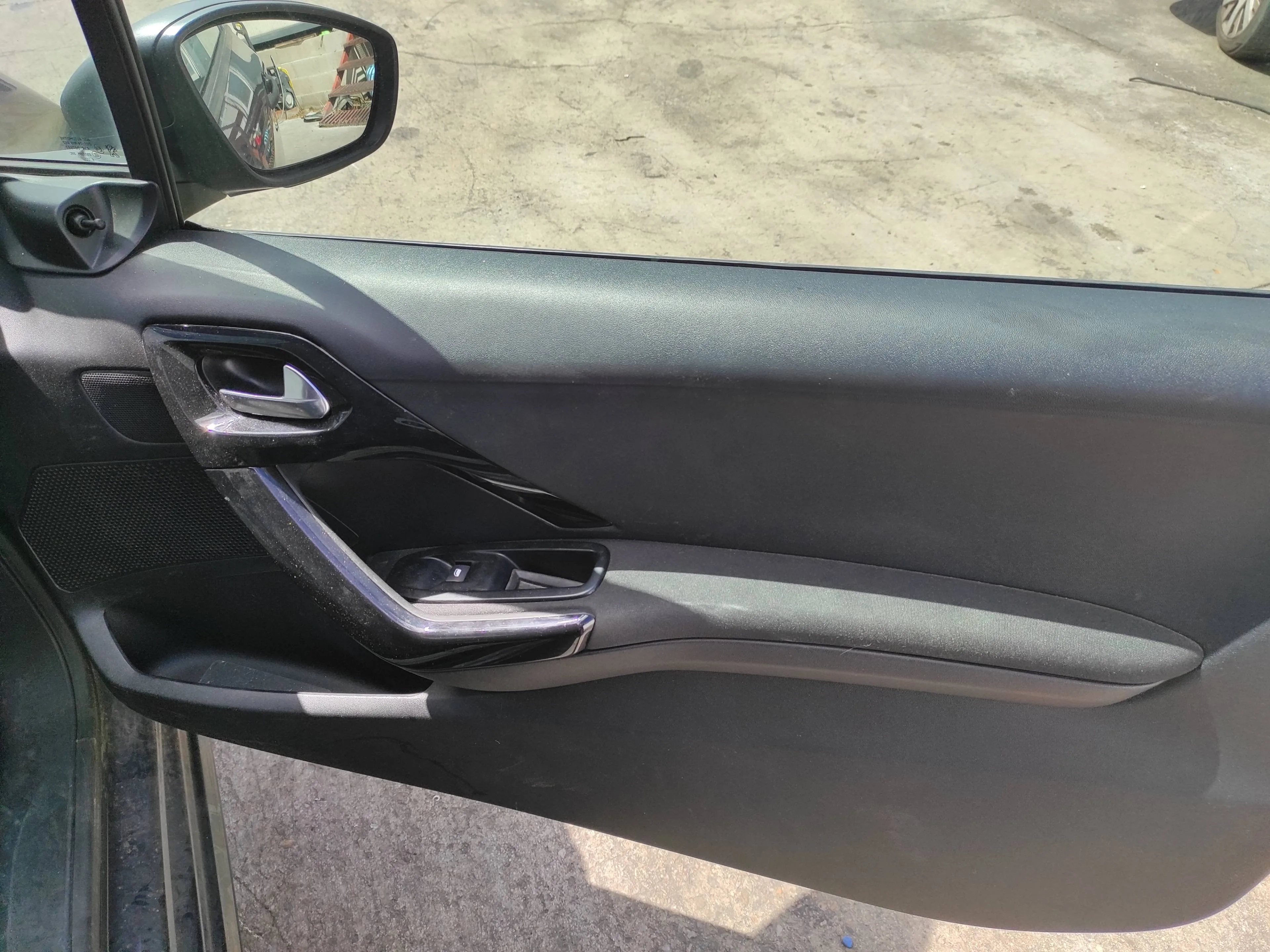 PEUGEOT 208 PEUGEOT 208 '2016 1.2 12V E-VTI NEGRO 2012