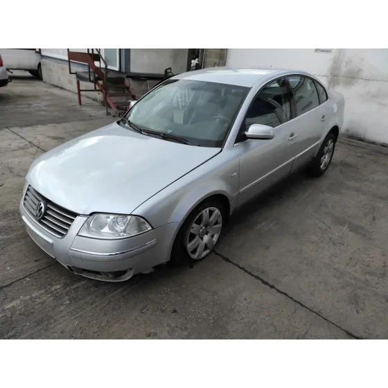 VOLKSWAGEN PASSAT BERLINA (3B3) '2003 1.9 TDI PLATA