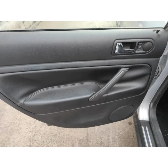 VOLKSWAGEN PASSAT BERLINA (3B3) '2003 1.9 TDI PLATA