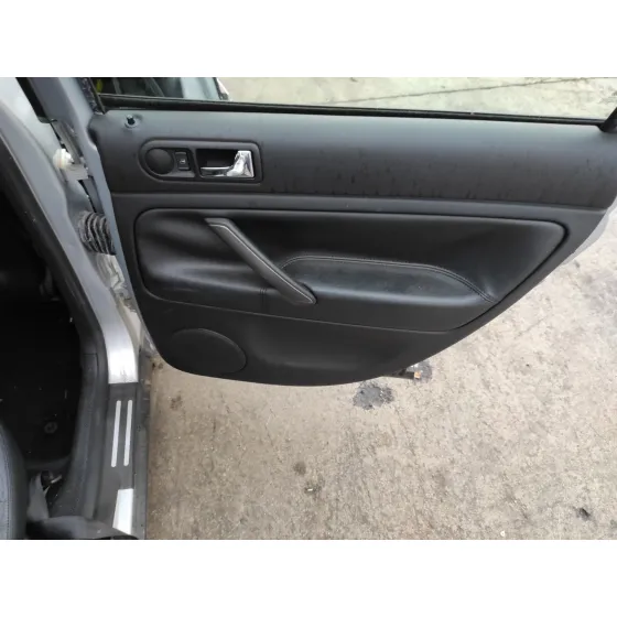 VOLKSWAGEN PASSAT BERLINA (3B3) '2003 1.9 TDI PLATA