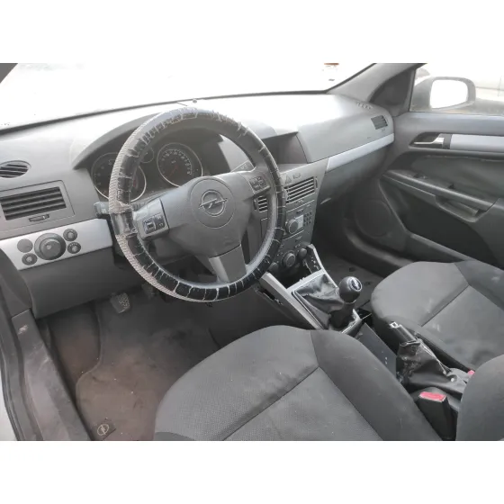 OPEL ASTRA GTC '2007 1.6 16V PLATA
