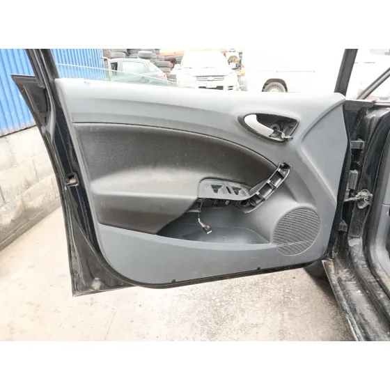 SEAT IBIZA (6J5) '2010 * NEGRO