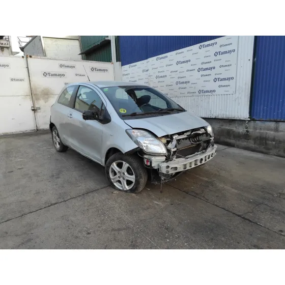 TOYOTA YARIS '2010 * PLATA