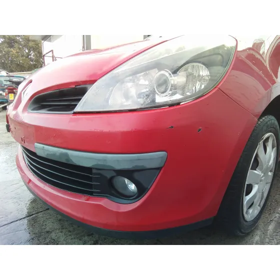 RENAULT CLIO III '2005 1.4 16V ROJO
