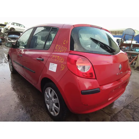 RENAULT CLIO III '2005 1.4 16V ROJO
