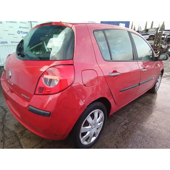 RENAULT CLIO III '2005 1.4 16V ROJO