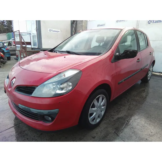 RENAULT CLIO III '2005 1.4 16V ROJO