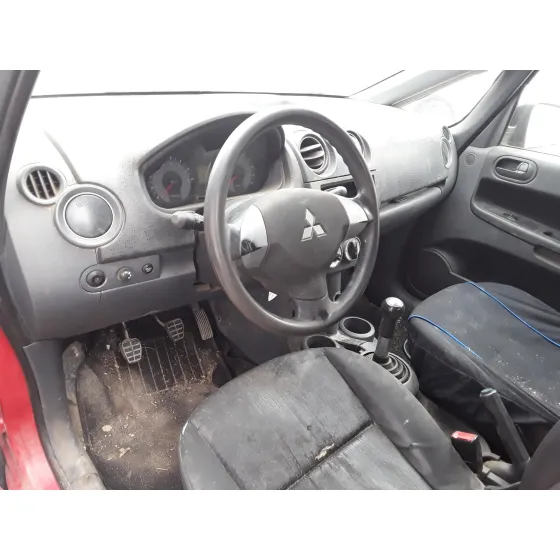 MITSUBISHI COLT BERLINA 3 (Z30) '2010 * ROJO