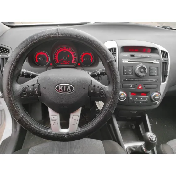 KIA CEE'D '2010 1.6 CRDI CAT BLANCO