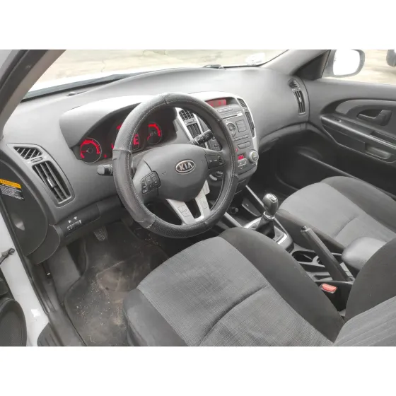 KIA CEE'D '2010 1.6 CRDI CAT BLANCO