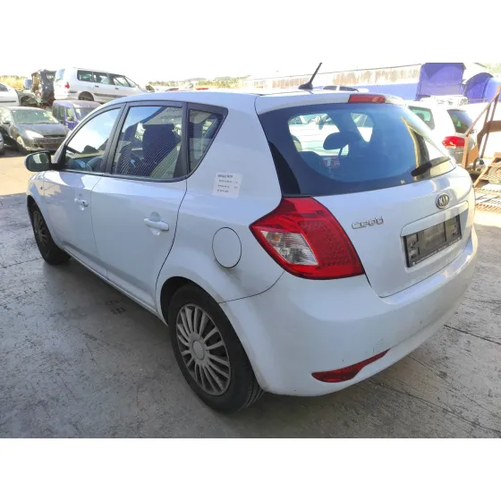 KIA CEE'D '2010 1.6 CRDI CAT BLANCO