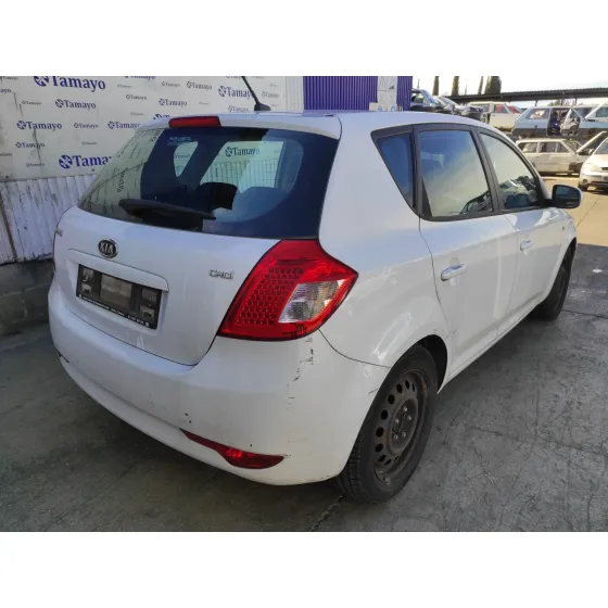 KIA CEE'D '2010 1.6 CRDI CAT BLANCO