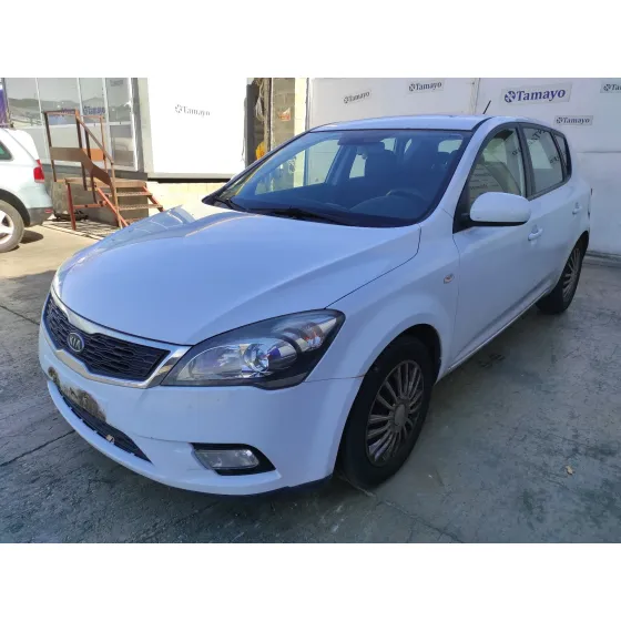 KIA CEE'D '2010 1.6 CRDI CAT BLANCO
