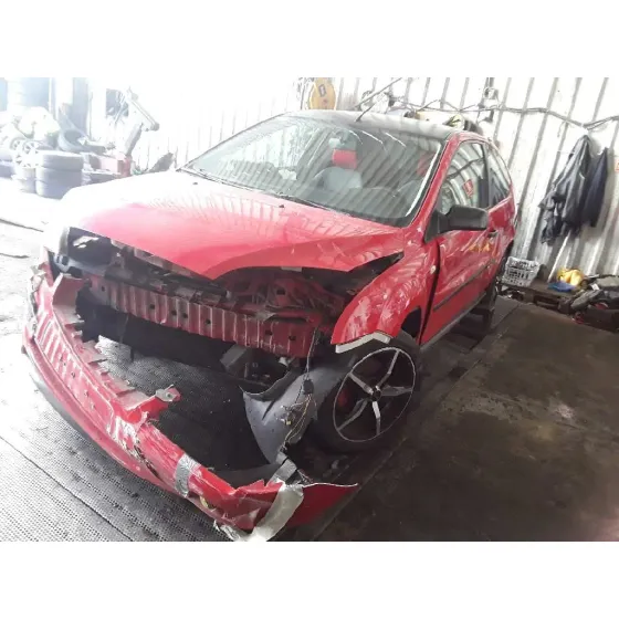 FORD FOCUS BERLINA (CAP) '2004 1.6 16V CAT ROJO