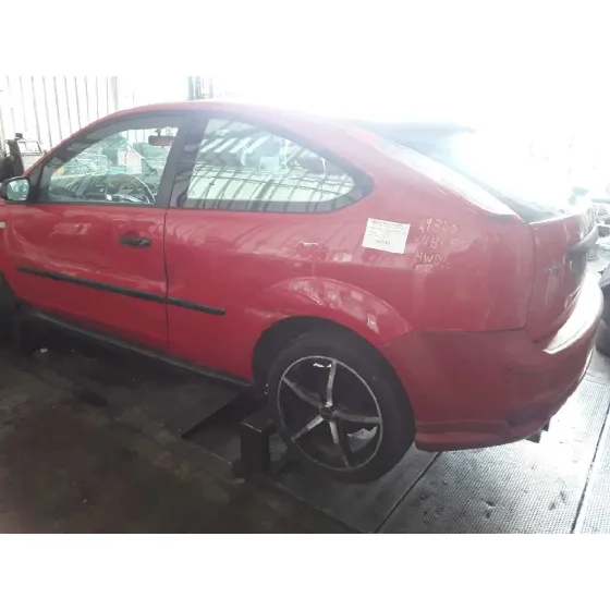 FORD FOCUS BERLINA (CAP) '2004 1.6 16V CAT ROJO
