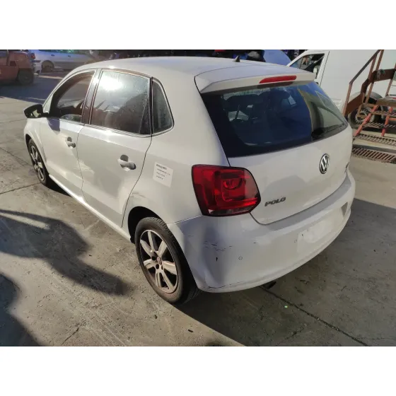 VOLKSWAGEN POLO (6R1) '2011 1.6 TDI BLANCO