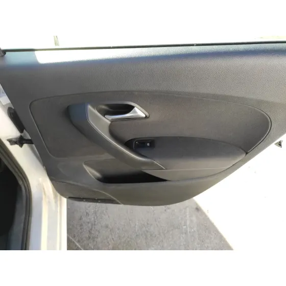 VOLKSWAGEN POLO (6R1) '2011 1.6 TDI BLANCO