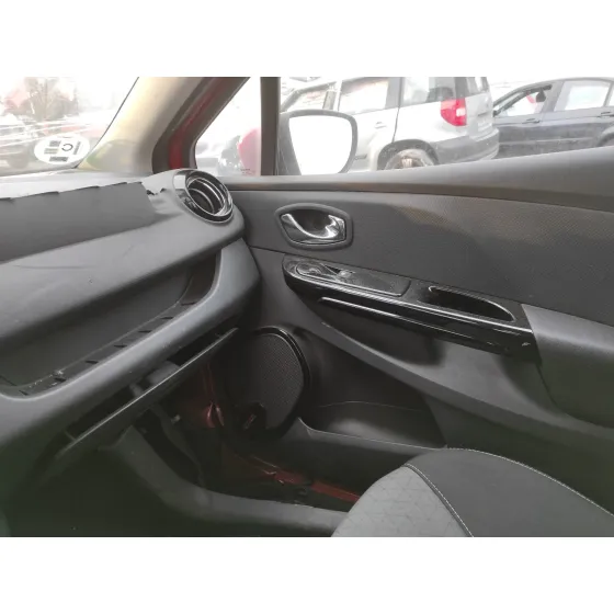 RENAULT CLIO IV '2013 0.9 GRANATE