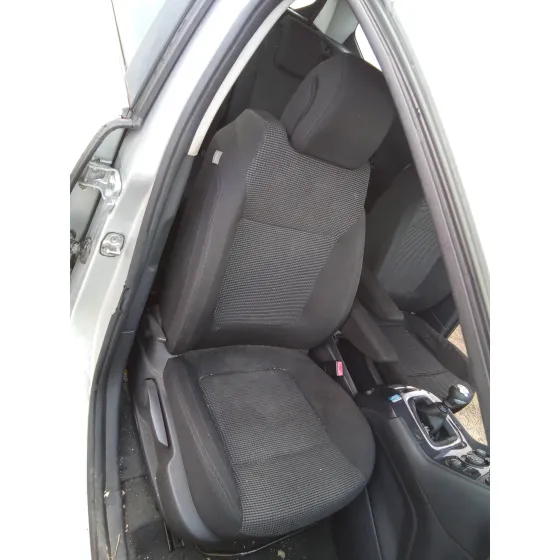 PEUGEOT 5008 '2010 1.6 HDI FAP CAT (9HZ / DV6TED4) PLATA
