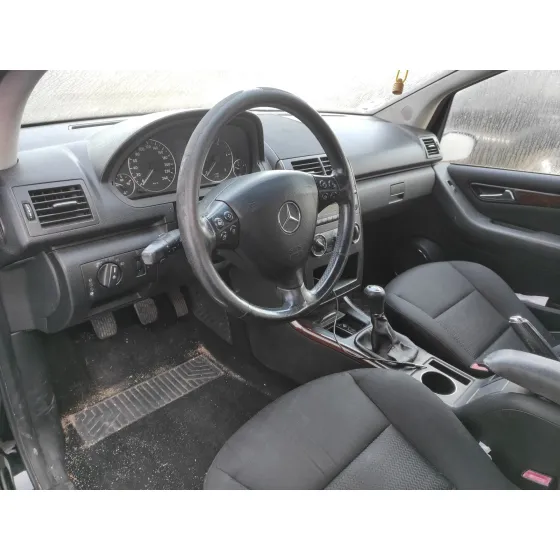MERCEDES CLASE A (W169) '2006 * NEGRO