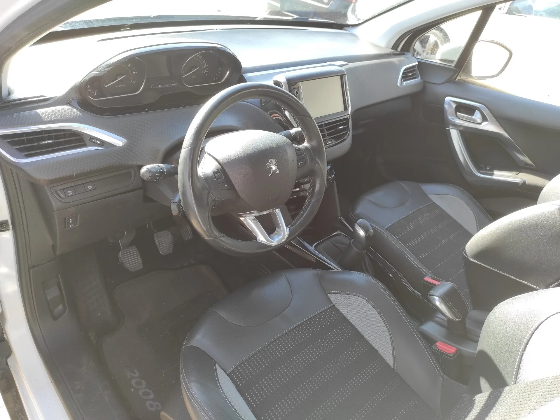 PEUGEOT 2008 (--.2013->) PEUGEOT 2008 (--.2013->) '2017 1.2 12V E-THP / PURETECH BLANCO 2013