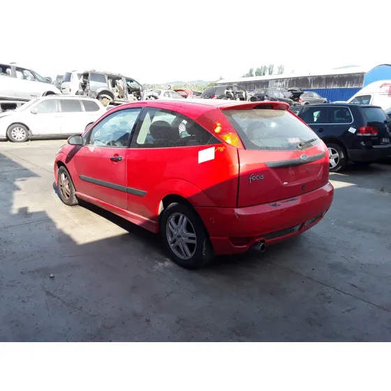 FORD FOCUS BERLINA (CAK) '2001 * ROJO