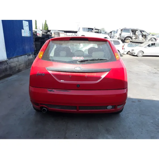FORD FOCUS BERLINA (CAK) '2001 * ROJO