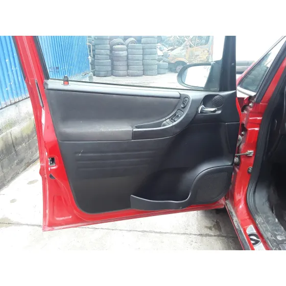 OPEL ZAFIRA A '2005 * ROJO