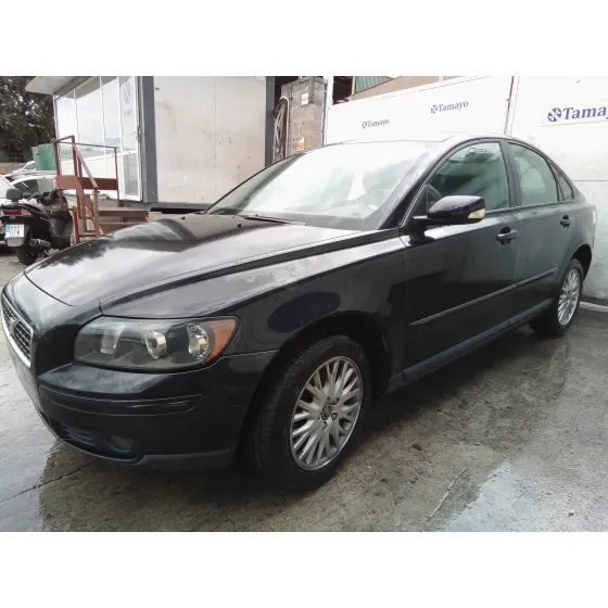 VOLVO S40 BERLINA '2005 2.0 DIESEL CAT NEGRO