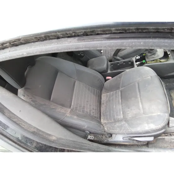 VOLVO S40 BERLINA '2005 2.0 DIESEL CAT NEGRO