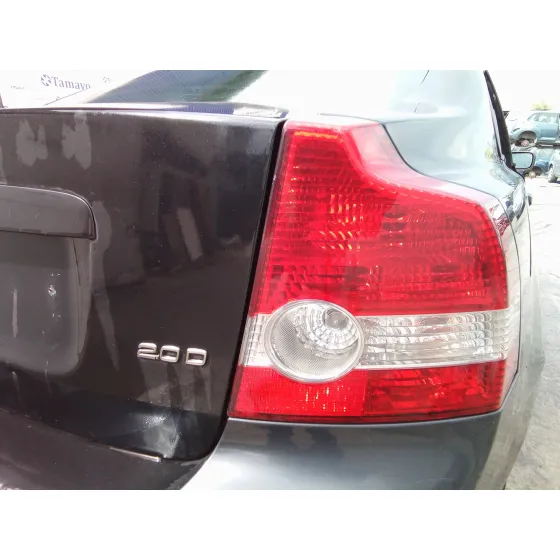 VOLVO S40 BERLINA '2005 2.0 DIESEL CAT NEGRO
