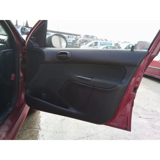 PEUGEOT 206 BERLINA '2003 1.4 ROJO