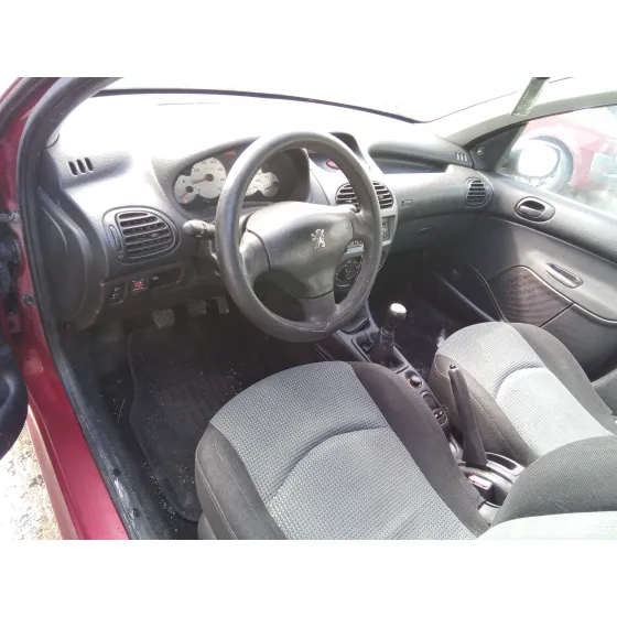 PEUGEOT 206 BERLINA '2003 1.4 ROJO