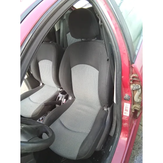 PEUGEOT 206 BERLINA '2003 1.4 ROJO