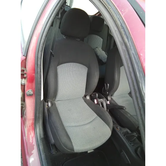 PEUGEOT 206 BERLINA '2003 1.4 ROJO