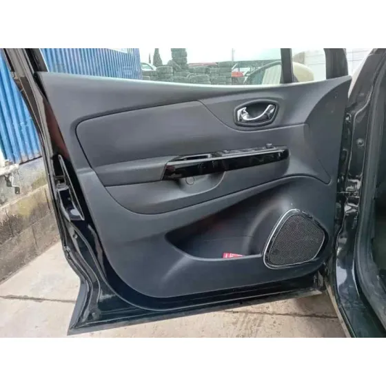 RENAULT CAPTUR '2014 * NEGRO