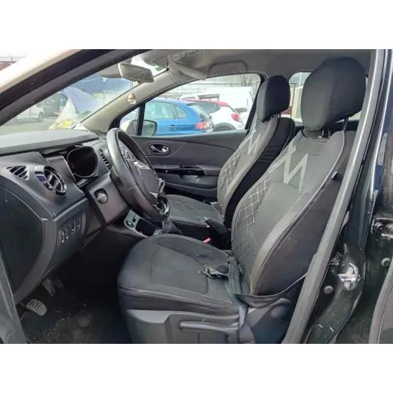 RENAULT CAPTUR '2014 * NEGRO