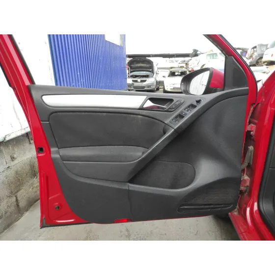VOLKSWAGEN GOLF VI (5K1) '2010 1.2 TSI ROJO