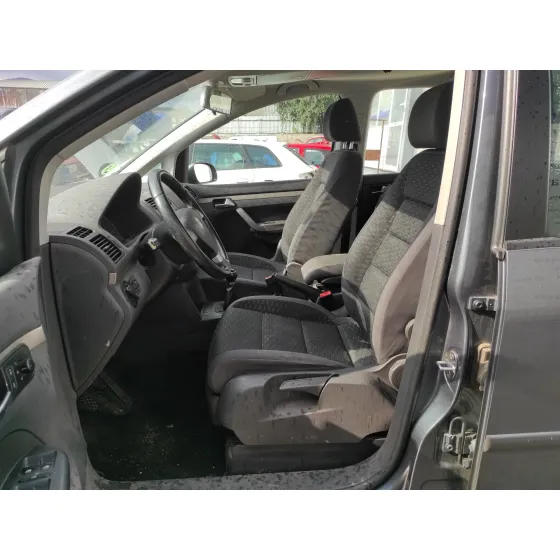 VOLKSWAGEN TOURAN (1T2) '2007 1.6 GRIS