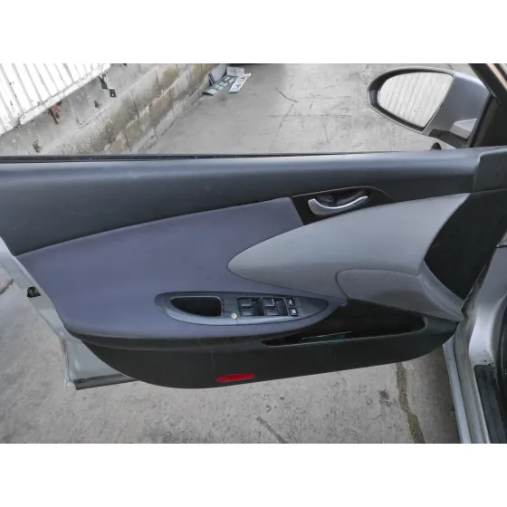 NISSAN PRIMERA BERLINA (P12) 2002 1.6 CAT PLATA