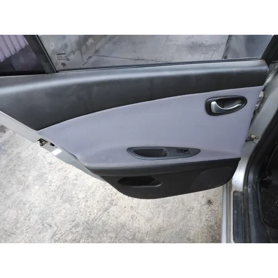 NISSAN PRIMERA BERLINA (P12) 2002 1.6 CAT PLATA