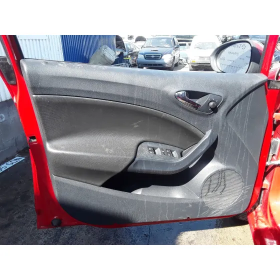 SEAT IBIZA (6J5) '2008 1.9 TDI ROJO