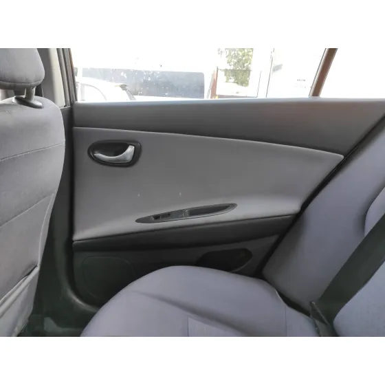 NISSAN PRIMERA BERLINA (P12) '2003 1.6 CAT PLATA