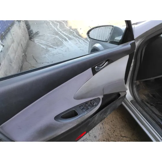 NISSAN PRIMERA BERLINA (P12) '2003 1.6 CAT PLATA